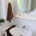 Cozy Apartment With Pool & Forest شقة